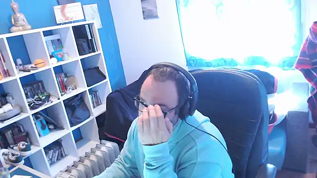 ravingr4d4 online show from 02/05/25, 12:17