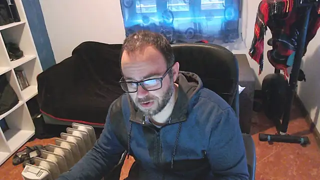 ravingr4d4 online show from 02/07/25, 09:05