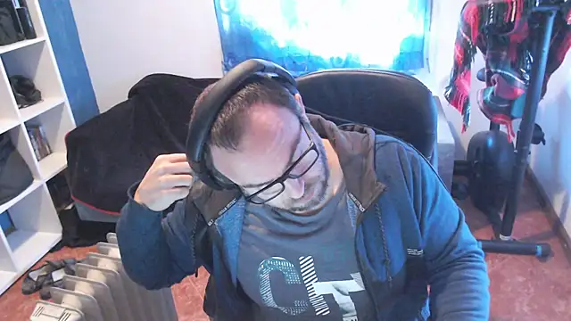 ravingr4d4 online show from 02/07/25, 12:06