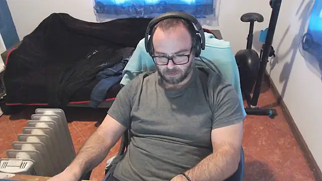 ravingr4d4 online show from 02/11/25, 03:18