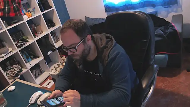 ravingr4d4 online show from 02/13/25, 12:11