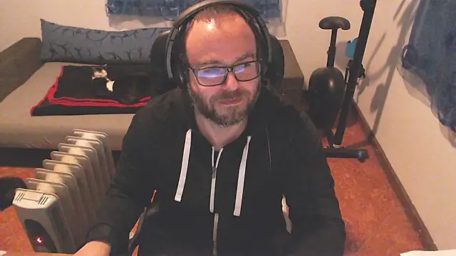 ravingr4d4 online show from 02/15/25, 10:42