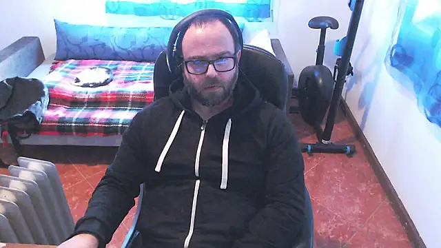 ravingr4d4 online show from 02/16/25, 02:43