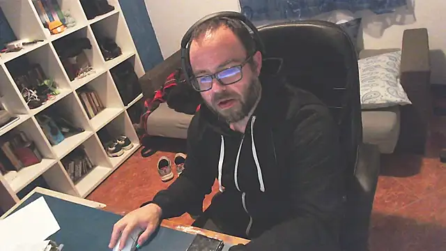 ravingr4d4 online show from 02/16/25, 11:37