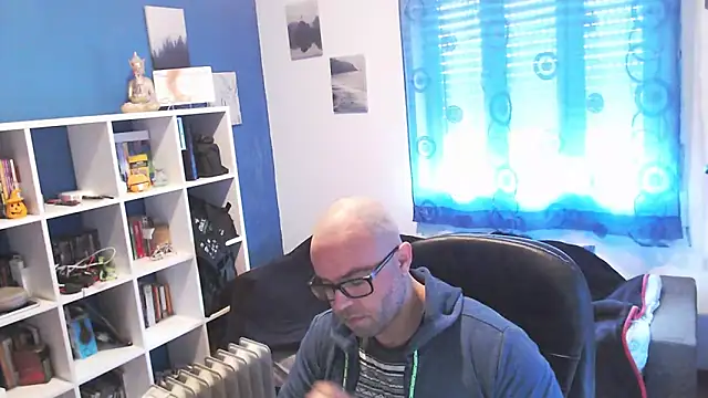 ravingr4d4 online show from 02/19/25, 12:22