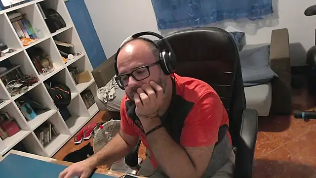 ravingr4d4 online show from 09/24/25, 09:40