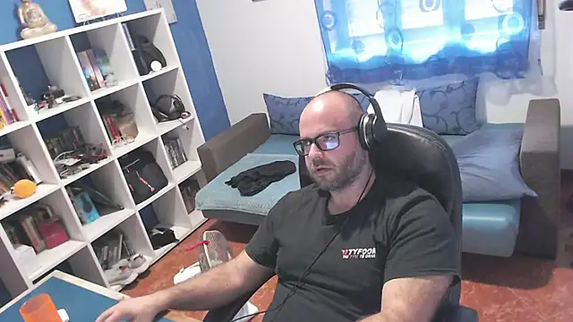 ravingr4d4 online show from 10/21/25, 09:43