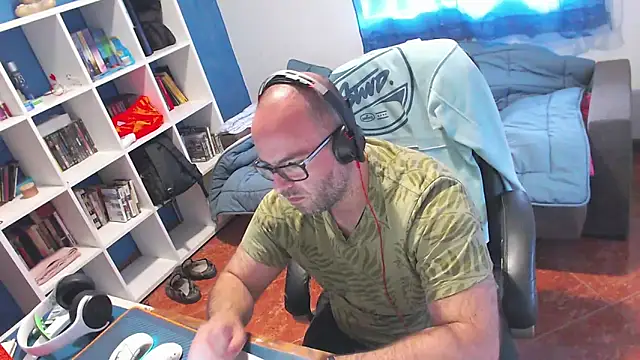 ravingr4d4 online show from 05/04/26, 08:32