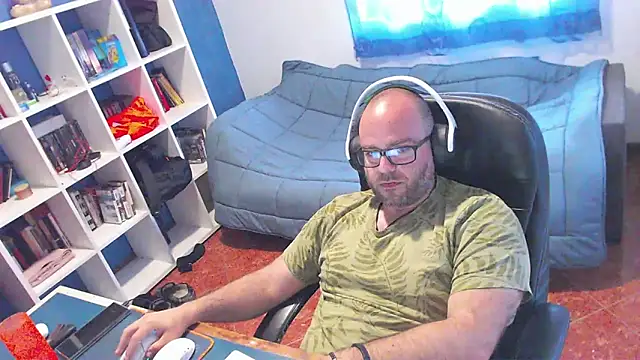 ravingr4d4 online show from 05/05/26, 09:17