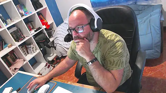 ravingr4d4 online show from 05/19/26, 07:58