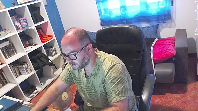 ravingr4d4 online show from 06/30/26, 08:15
