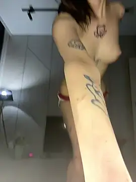 Snapshot of Yunasi chatting on 02/13/25, 01:37 Yunasi online show from 02/13/25, 01:37