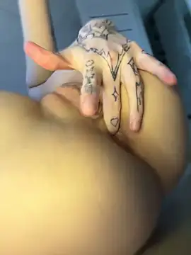 Snapshot of Yunasi chatting on 03/08/25, 12:41 Yunasi online show from 03/08/25, 12:41