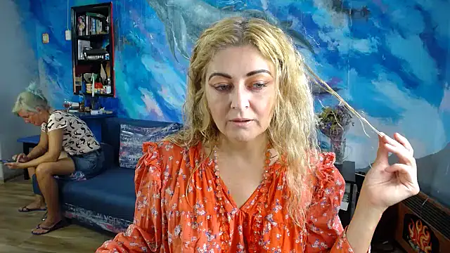 Snapshot of Helen1974 chatting on 09/20/25, 05:03 Helen1974 online show from 09/20/25, 05:03