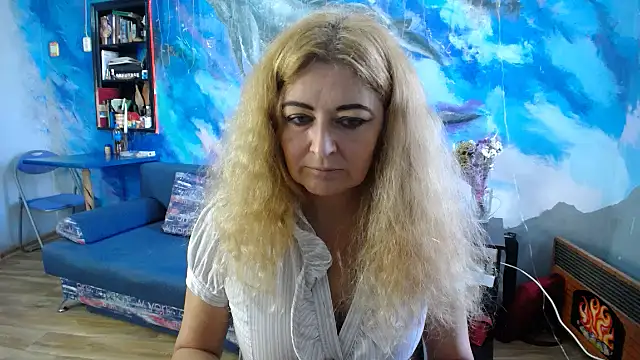 Snapshot of Helen1974 chatting on 09/21/25, 10:17 Helen1974 online show from 09/21/25, 10:17