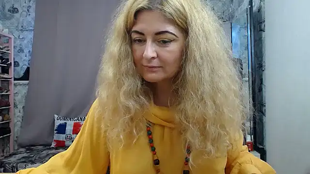 Snapshot of Helen1974 chatting on 10/07/25, 06:10 Helen1974 online show from 10/07/25, 06:10