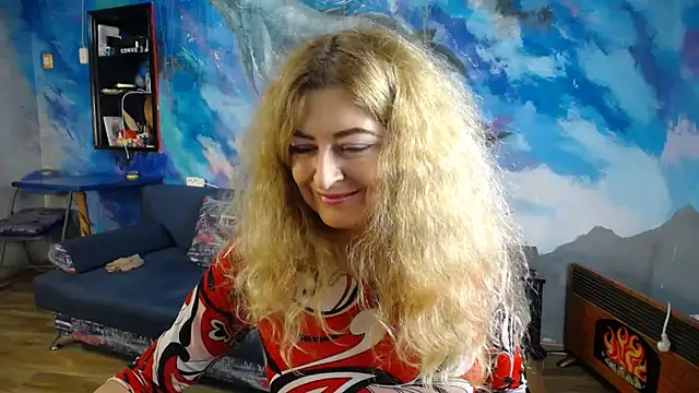 Snapshot of Helen1974 chatting on 10/29/25, 02:25 Helen1974 online show from 10/29/25, 02:25