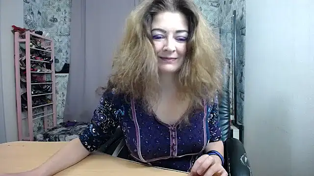 Snapshot of Helen1974 chatting on 03/28/26, 04:56 Helen1974 online show from 03/28/26, 04:56