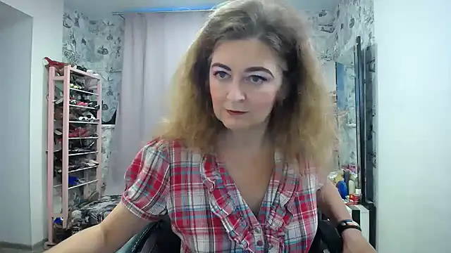 Snapshot of Helen1974 chatting on 06/30/26, 03:24 Helen1974 online show from 06/30/26, 03:24
