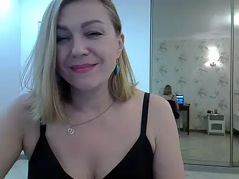 Snapshot of Alexandra-Rosee chatting on 01/11/25, 02:36 Alexandra-Rosee online show from 01/11/25, 02:36