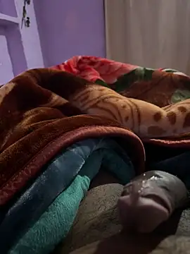 delhiboyz1 online show from 12/17/25, 05:41