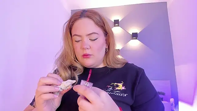 sophiarossee  online show from 01/24/25, 12:31