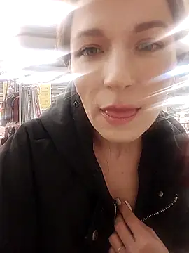 Snapshot of Brilliant-Queen1 chatting on 11/01/25, 09:11 Brilliant-Queen1 online show from 11/01/25, 09:11