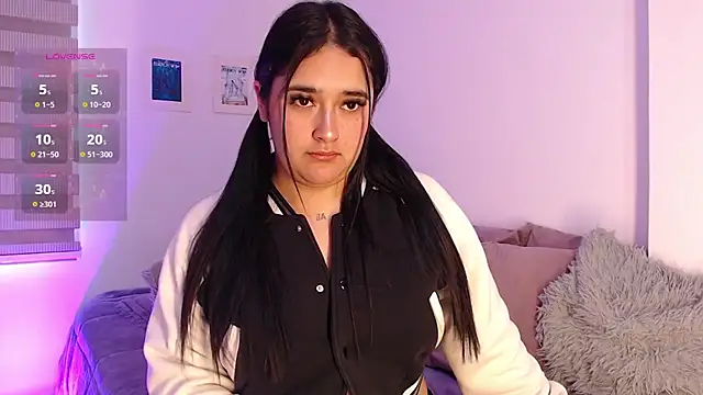 Snapshot of Megan_FE chatting on 10/15/25, 01:00 Megan FE online show from 10/15/25, 01:00