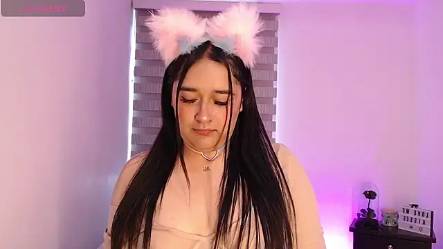 Snapshot of Megan_FE chatting on 11/28/25, 06:43 Megan FE online show from 11/28/25, 06:43