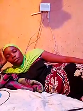 cute naimah online show from 11/22/25, 09:25