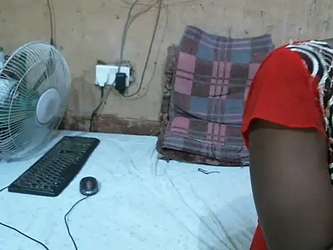 cute naimah online show from 05/13/26, 03:42