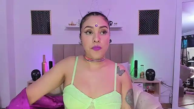 Zoe Gruber online show from 10/18/25, 06:30