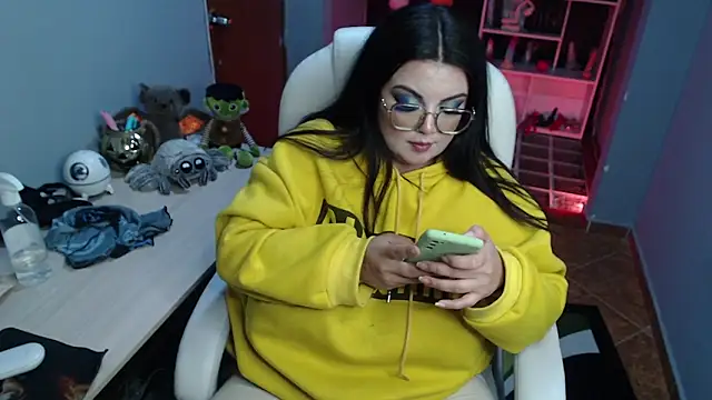 Snapshot of juliette_rd chatting on 12/04/24, 11:19 juliette rd online show from 12/04/24, 11:19