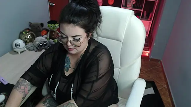 Snapshot of juliette_rd chatting on 12/25/24, 12:37 juliette rd online show from 12/25/24, 12:37
