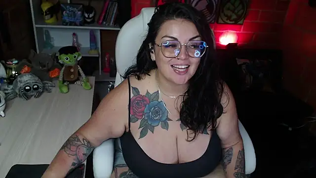 Snapshot of juliette_rd chatting on 02/24/25, 06:27 juliette rd online show from 02/24/25, 06:27