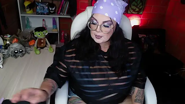 Snapshot of juliette_rd chatting on 02/25/25, 02:14 juliette rd online show from 02/25/25, 02:14