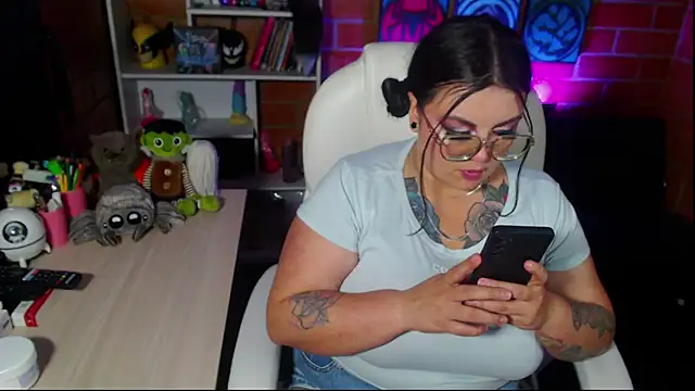 Snapshot of juliette_rd chatting on 09/26/25, 03:32 juliette rd online show from 09/26/25, 03:32