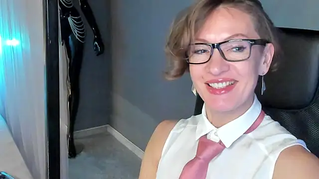 Dorothy Meyer online show from 01/10/25, 02:25