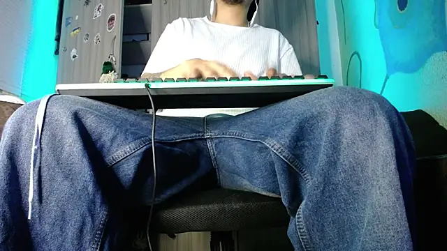 zacwatson  online show from 12/15/24, 06:29