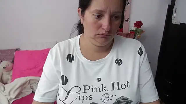 CristialJones  online show from 10/10/25, 12:15