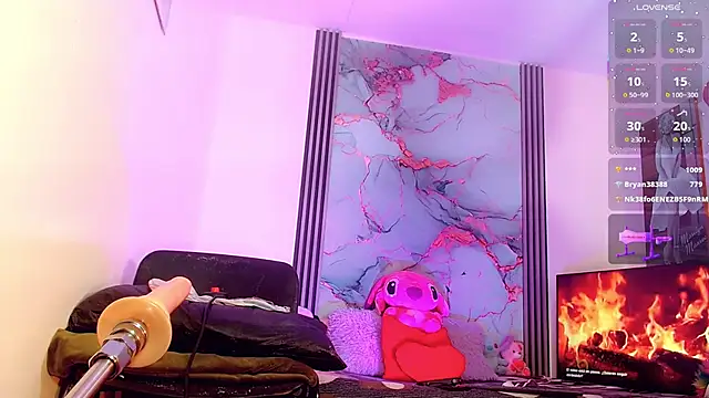  ChanellR  online show from 10/17/25, 11:02