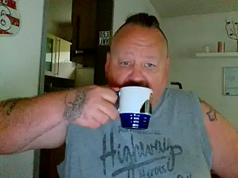Snapshot of pimmelmann3 chatting on 05/19/26, 04:46 pimmelmann3 online show from 05/19/26, 04:46