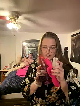 Snapshot of Mymy_Stevo_420 chatting on 12/08/24, 12:51 Mymy Stevo 420 online show from 12/08/24, 12:51