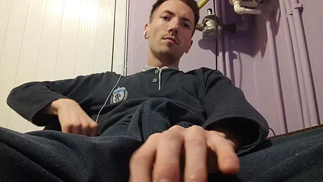 Snapshot of _Hocthus_ chatting on 01/09/25, 06:15 Hocthus online show from 01/09/25, 06:15