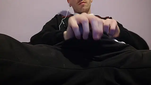 Snapshot of _Hocthus_ chatting on 02/09/25, 06:37 Hocthus online show from 02/09/25, 06:37