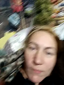 wLESLYMOSw online show from 10/12/25, 06:40