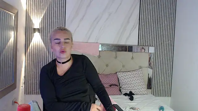 ashley  tylor online show from 06/06/26, 04:33