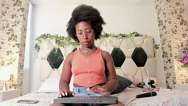 EmmaSanzz  online show from 01/21/25, 11:35