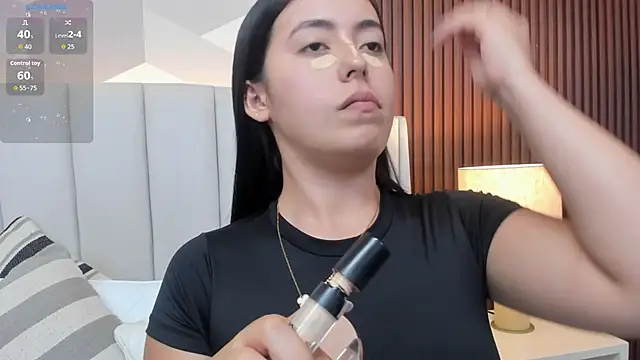 Julietasantos   online show from 05/07/26, 06:24