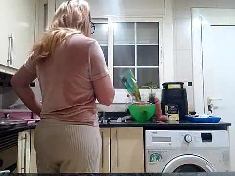 Snapshot of Dakota_Blonde08 chatting on 11/02/25, 07:49 Dakota Blonde08 online show from 11/02/25, 07:49